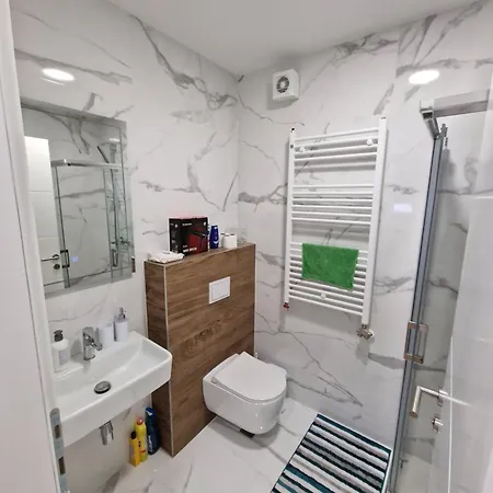 4th. Floor Ii 아파트 *