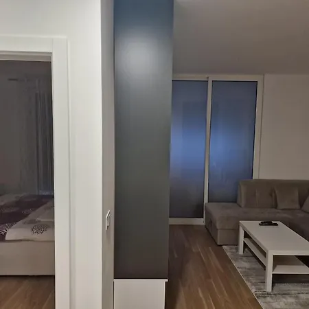 아파트 4th. Floor Ii 바냐루카